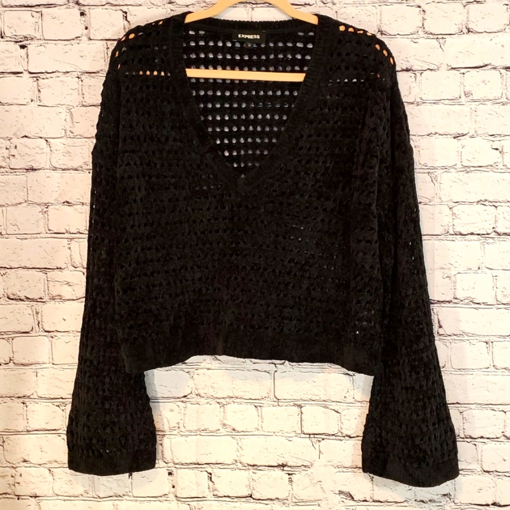 Express Black Cropped Sweater Size M EUC - Picture 7 of 8